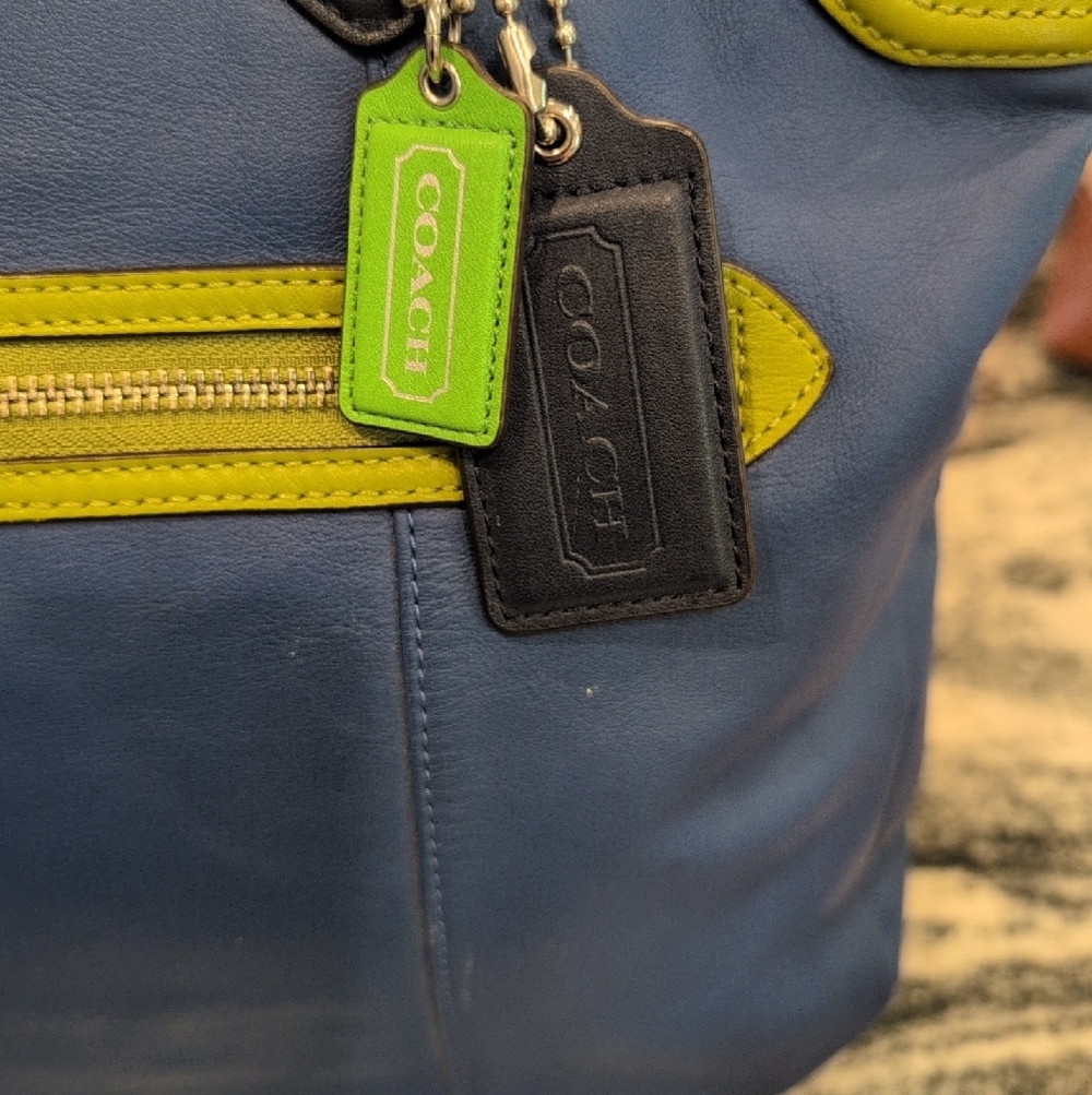 Coach Daisy Emma Spectator Leather Blue Navy Green Accents Shoulder Tote - Picture 2 of 10